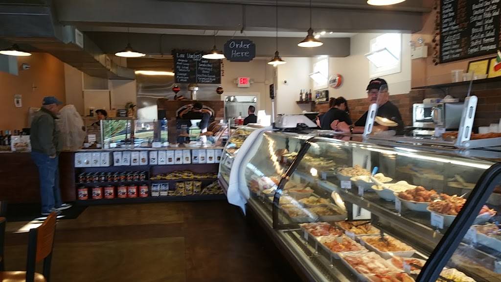 Lou Umbertos Italian Kitchen | restaurant | 1606 Cranston St, Cranston, RI 02920, USA | 4014326267 OR +1 401-432-6267