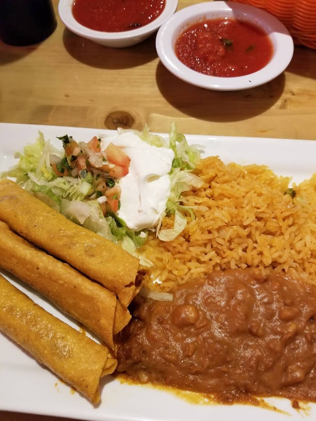 Las Fuentes Mexican Restaurant | restaurant | 680 N Hwy 67, Florissant, MO 63031, USA | 3148315057 OR +1 314-831-5057