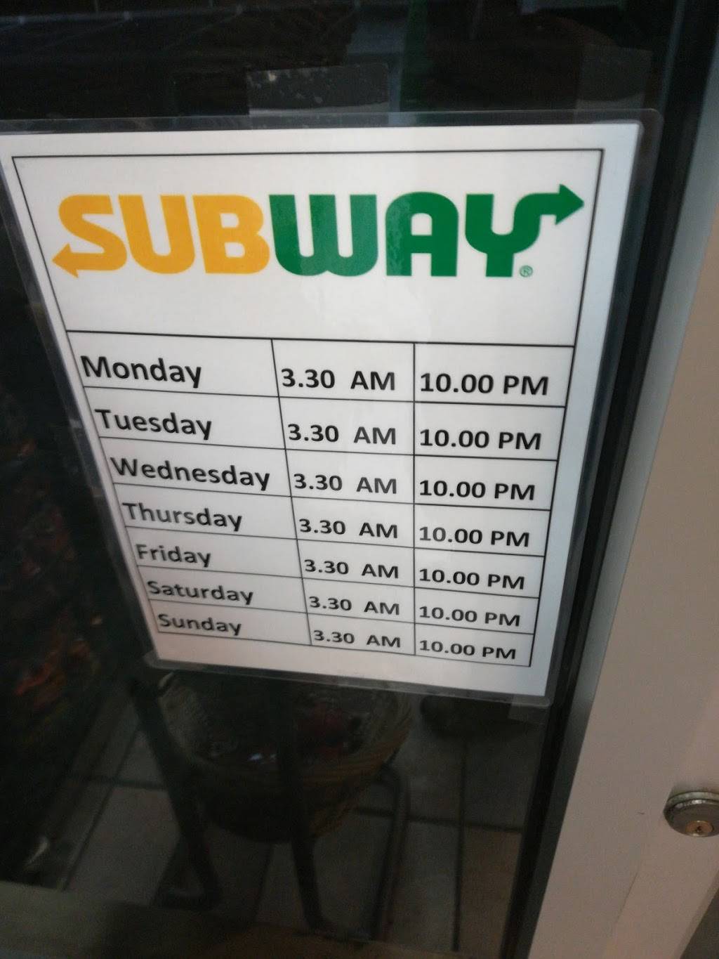 Subway | restaurant | 1999 Taft Hwy, Bakersfield, CA 93313, USA | 6618270472 OR +1 661-827-0472