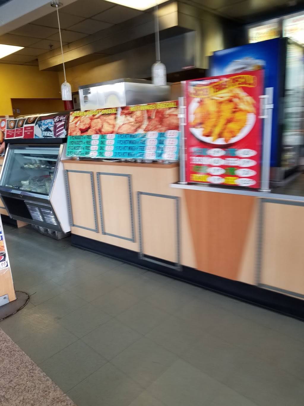 Crown Fried Chicken | restaurant | 64 Division St, Derby, CT 06418, USA | 2037519111 OR +1 203-751-9111