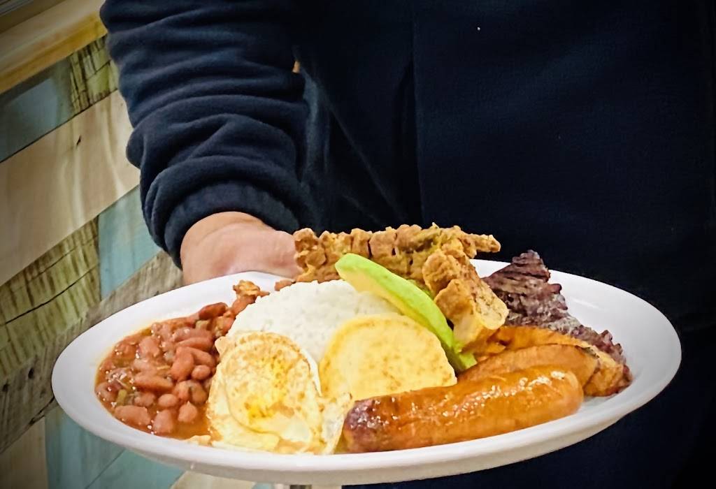 Cafe Colombia Arepas y Mas | restaurant | 350 Broadway, Newburgh, NY 12550, USA | 8452454716 OR +1 845-245-4716