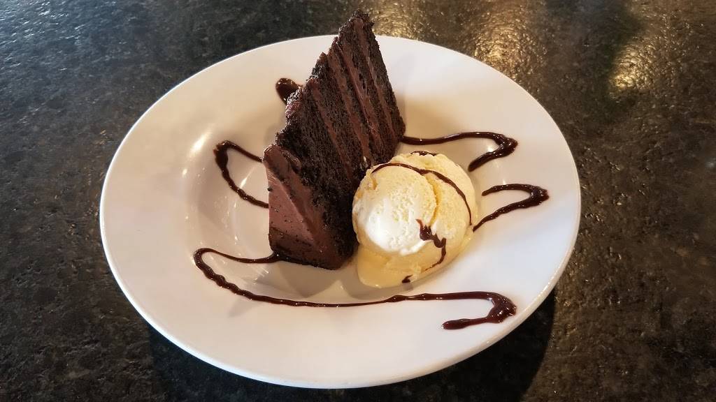 Smokey Bones | meal takeaway | 31b Universal Blvd, Warwick, RI 02886, USA | 4018212789 OR +1 401-821-2789