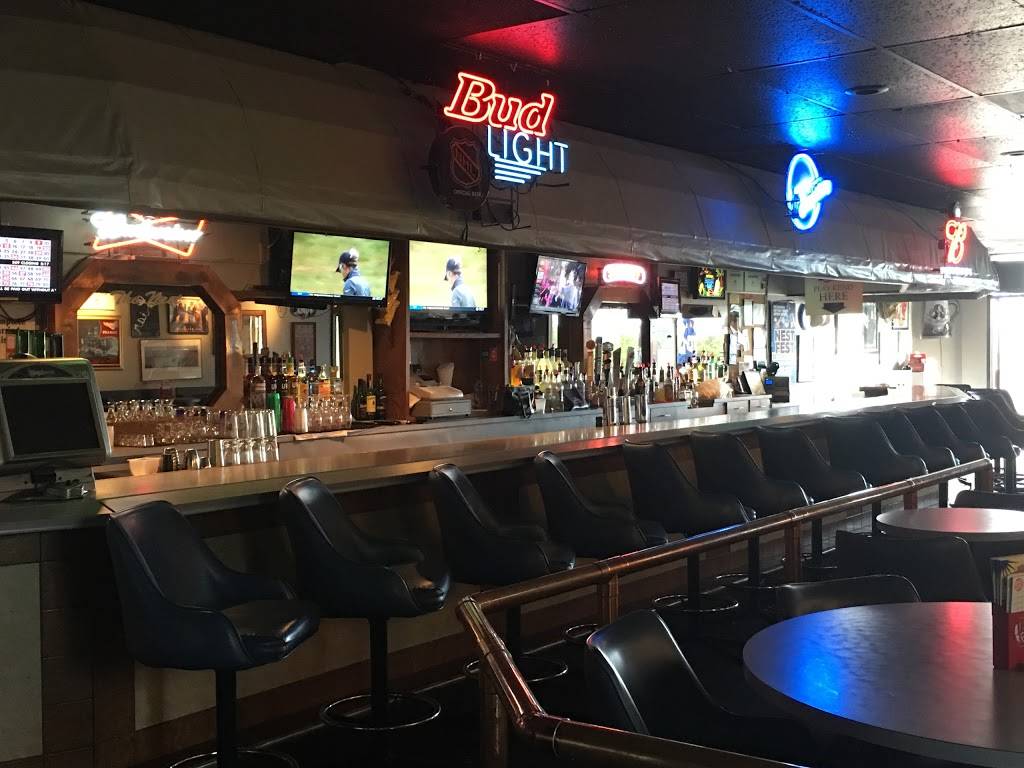 The Nest Lounge | restaurant | 2638 S 158th Plaza, Omaha, NE 68130, USA | 4023304855 OR +1 402-330-4855