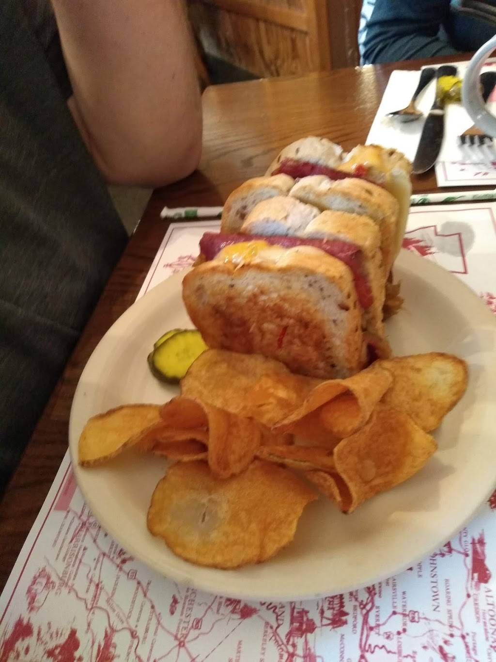 Penn Alps Restaurant & Craft Shop | restaurant | 125 Casselman Rd, Grantsville, MD 21536, USA | 3018955985 OR +1 301-895-5985