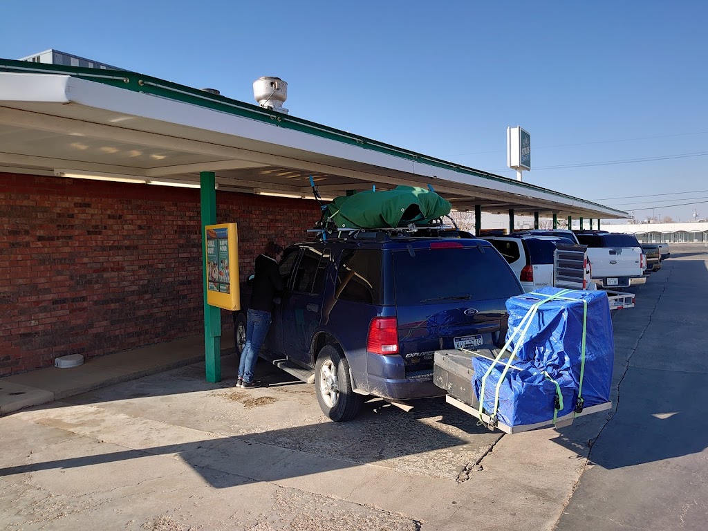 Stars Drive-in | restaurant | 2216 SE 27th Ave, Amarillo, TX 79103, USA | 8063732949 OR +1 806-373-2949