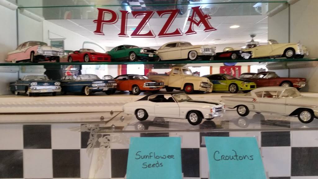 Classic Pizza | restaurant | 2461 M-88, Central Lake, MI 49622, USA | 2315445555 OR +1 231-544-5555