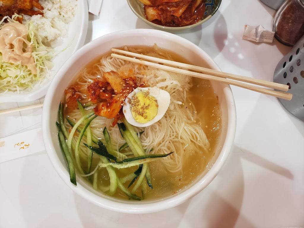 Chung Moo Rollrice & Dongas | restaurant | 39-04 Union St, Flushing, NY 11354, USA | 7183086582 OR +1 718-308-6582