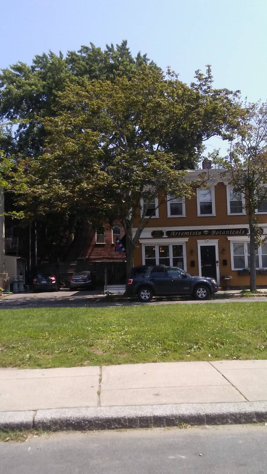 Trackside Bar & Grill | restaurant | 30 Warren St, Peabody, MA 01960, USA | 9785311047 OR +1 978-531-1047