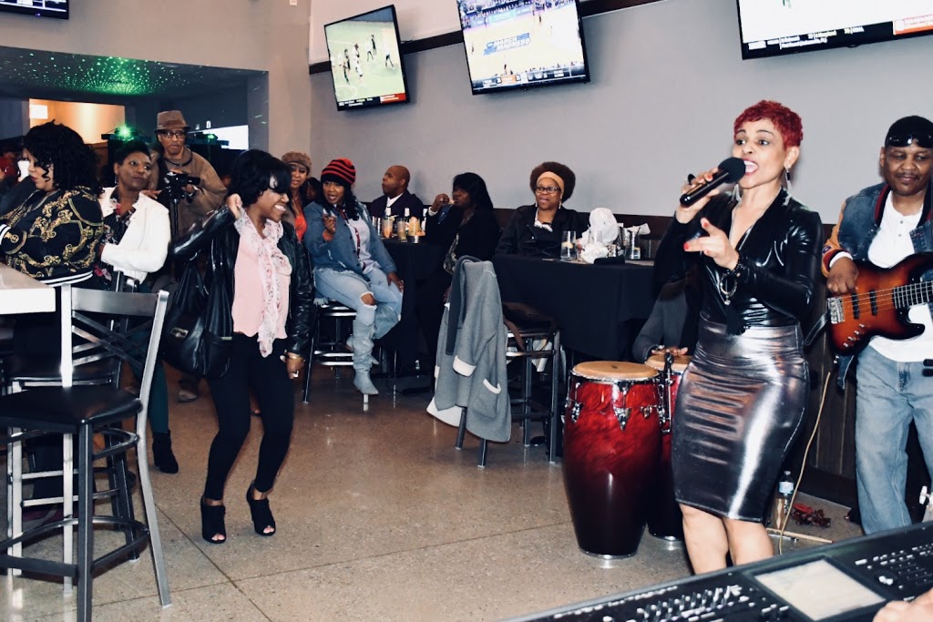 BAR22 | restaurant | 2244 S Michigan Ave, Chicago, IL 60616, USA | 3127250343 OR +1 312-725-0343