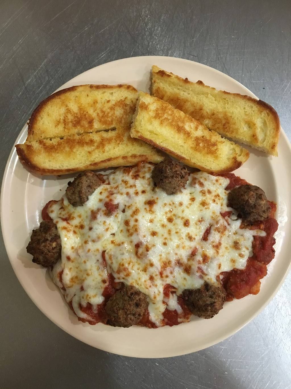 Pizza Plus, Airport Parkway | restaurant | 2492 TN-75, Blountville, TN 37617, USA | 4232122600 OR +1 423-212-2600