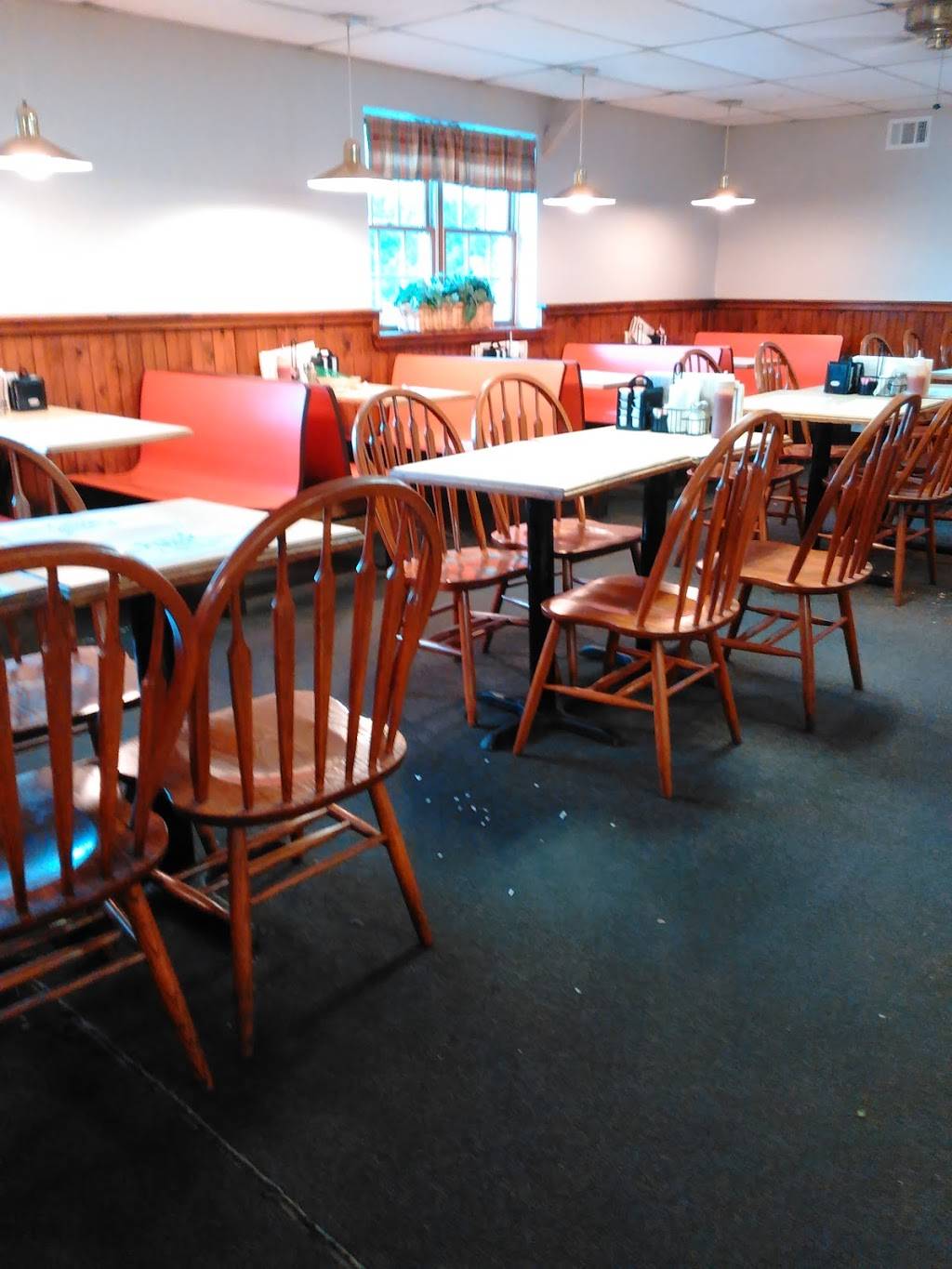 Pepper Mill | restaurant | 813 N Chester Rd, West Chester, PA 19380, USA | 6106920100 OR +1 610-692-0100