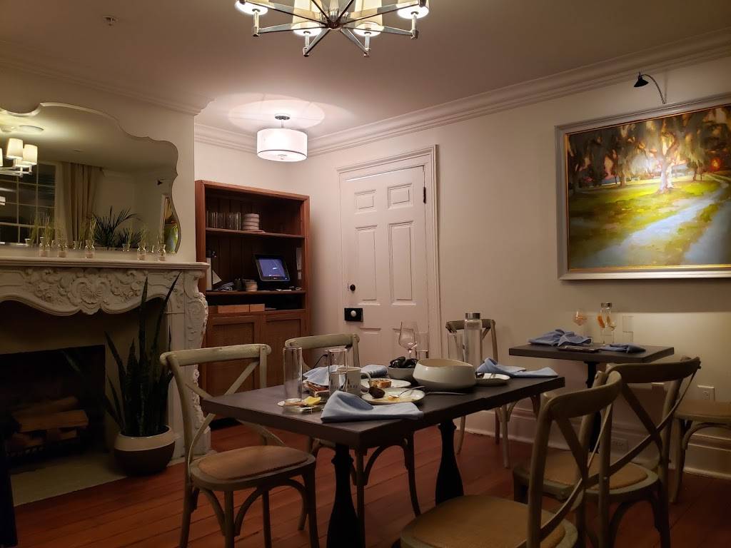 Delaney Oyster House | restaurant | 115 Calhoun St, Charleston, SC 29401, USA | 8435940099 OR +1 843-594-0099