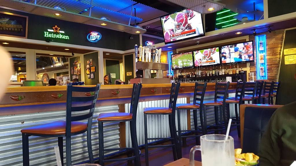 Chilis Grill & Bar | meal takeaway | 7225 W Cermak Rd, North Riverside, IL 60546, USA | 7082210051 OR +1 708-221-0051