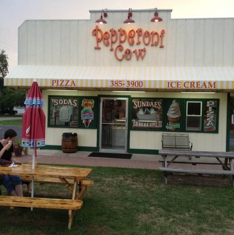 Pepperoni Cow | restaurant | 7161 Lakeshore Rd, Lakeport, MI 48059, USA | 8103853900 OR +1 810-385-3900