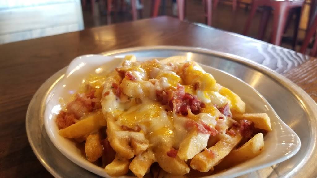 Kickin Chicken | restaurant | 349 W Coleman Blvd, Mt Pleasant, SC 29464, USA | 8438818734 OR +1 843-881-8734