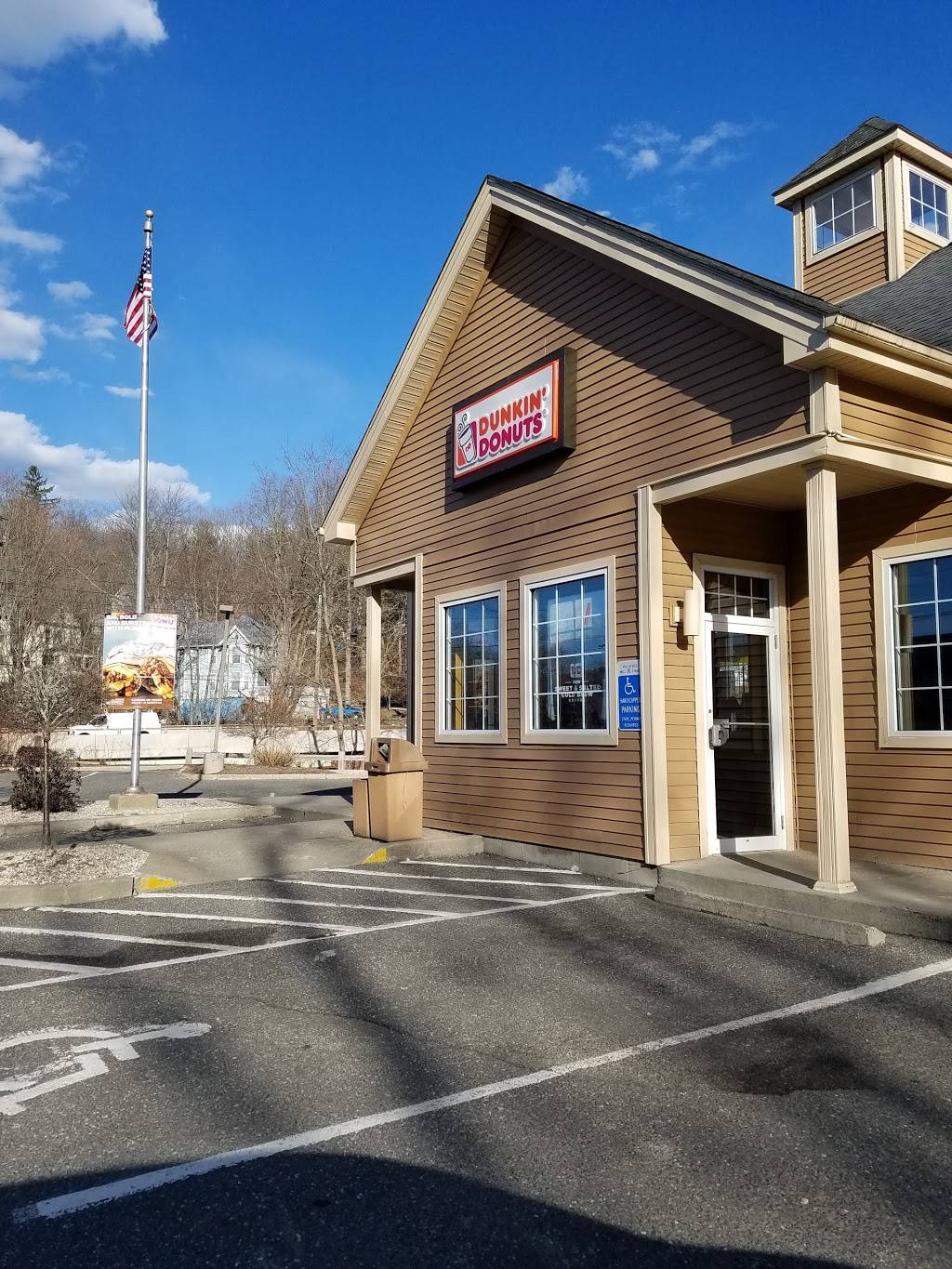Dunkin | cafe | 3 Main St, Winsted, CT 06098, USA | 8607384000 OR +1 860-738-4000