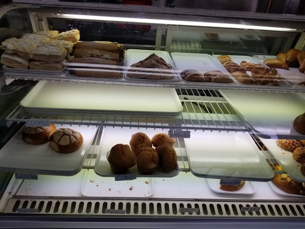 Panaderia Y Cafeteria El Quetzal | restaurant | 1106 Lucerne Ave, Lake Worth, FL 33460, United States | 5614292780 OR +1 561-429-2780