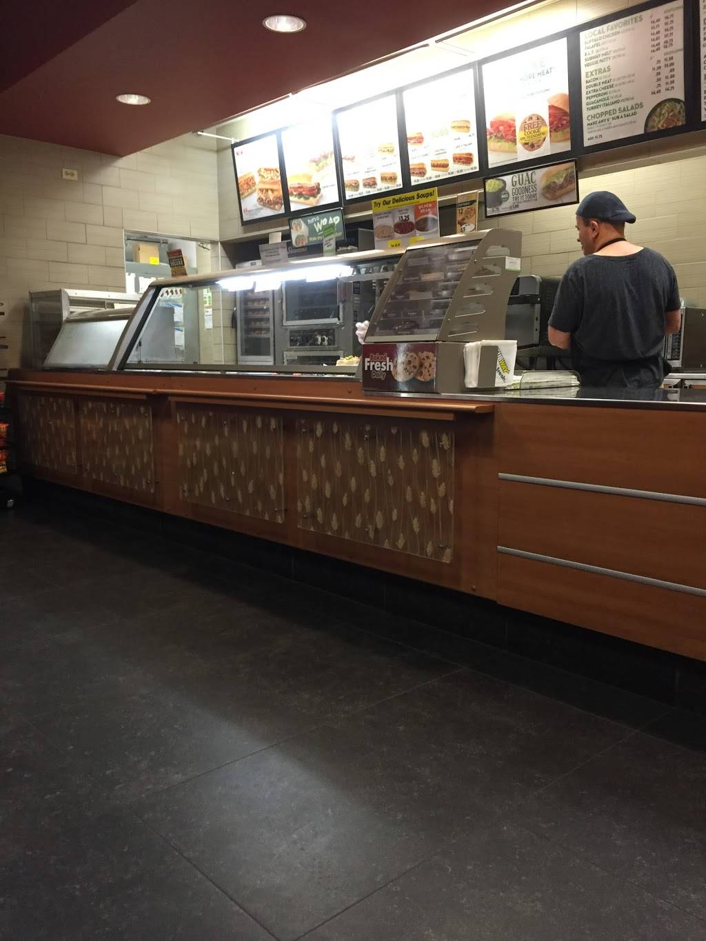 Subway Restaurants | restaurant | 3815 N Broadway, Chicago, IL 60613, USA | 7739296202 OR +1 773-929-6202