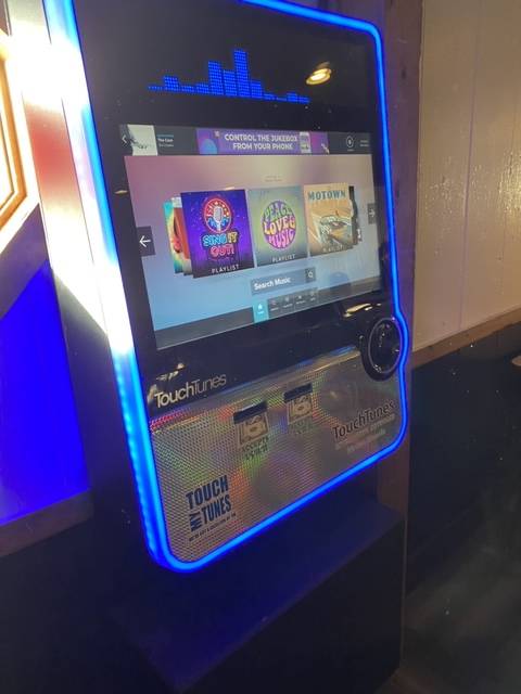 Daves Tavern and Grill | restaurant | 8520 Holton Rd, Holton, MI 49425, USA | 2318217114 OR +1 231-821-7114