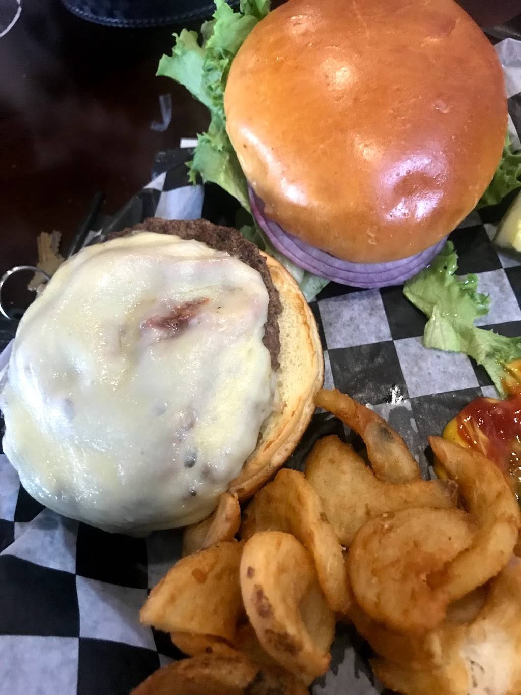 Bricks And Ivy Sports Tavern | restaurant | 2508 US-12, Spring Grove, IL 60081, USA | 8155813889 OR +1 815-581-3889