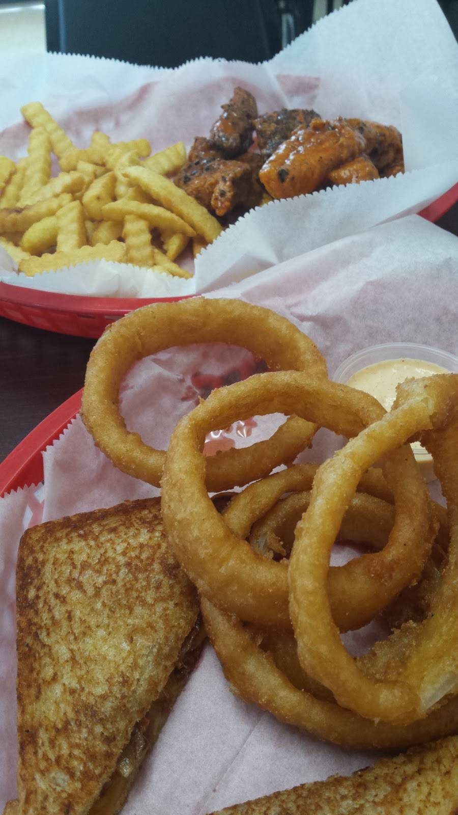 Madys | restaurant | 948 Cesery Blvd, Jacksonville, FL 32211, USA | 9047445422 OR +1 904-744-5422