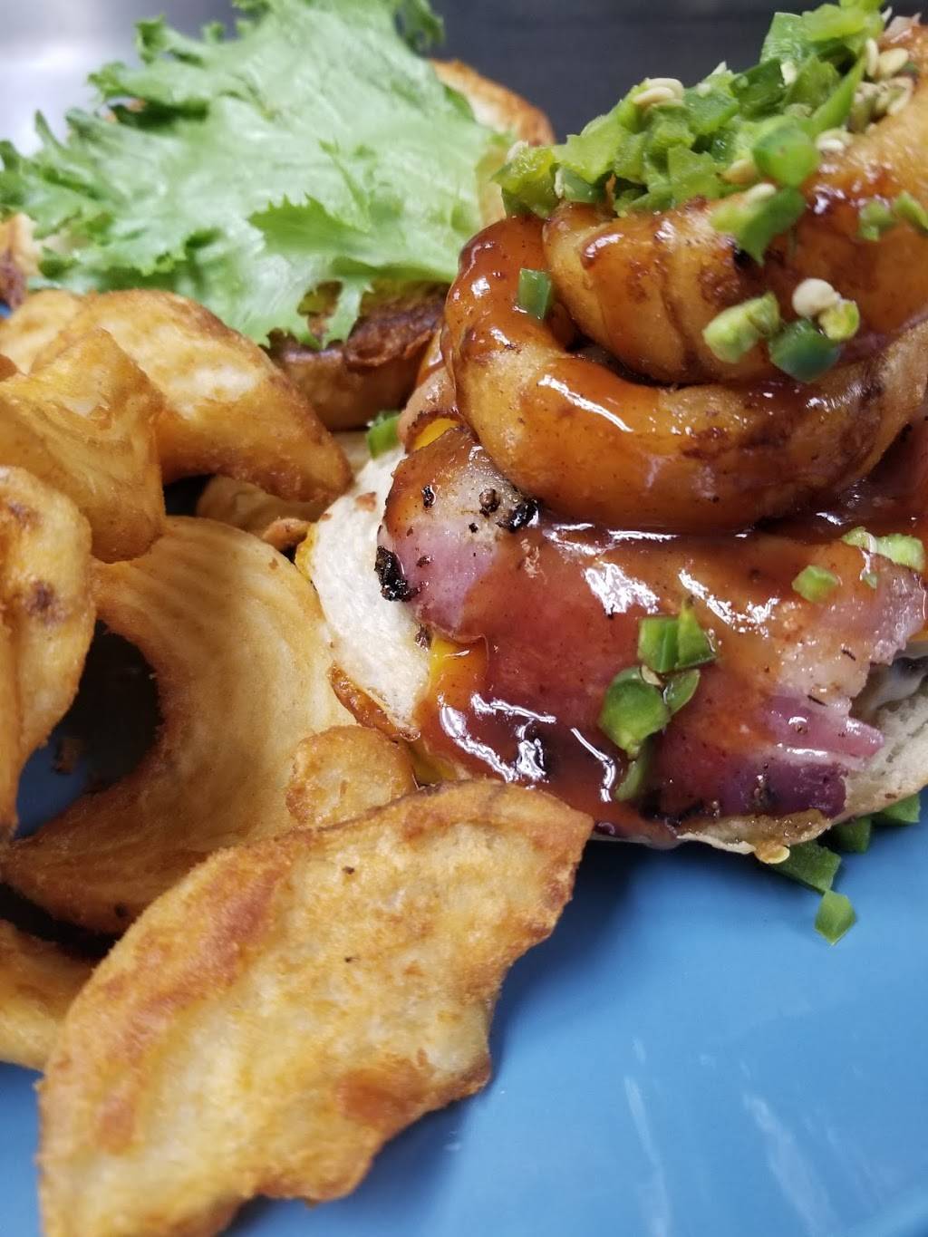 Laylas Pub & Grille | restaurant | 2962 WI-73, Wisconsin Rapids, WI 54495, USA | 7154241084 OR +1 715-424-1084