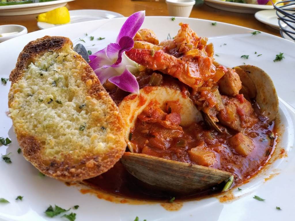 Harpoon Henrys Seafood Restaurant | restaurant | 34555 Golden Lantern, Dana Point, CA 92629, USA | 9494932933 OR +1 949-493-2933