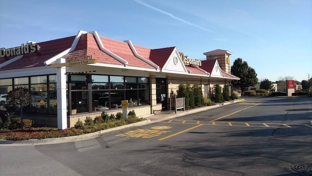 McDonalds | cafe | 450 Townline Rd, Mundelein, IL 60060, USA | 8479491590 OR +1 847-949-1590