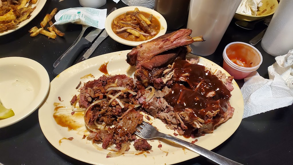 Hickory Hole | restaurant | 720 Main St, Parsons, KS 67357, USA | 6204219067 OR +1 620-421-9067