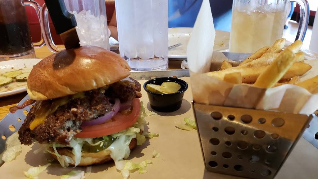 Chilis Grill & Bar | restaurant | 11065 N Oracle Rd, Oro Valley, AZ 85737, USA | 5202195479 OR +1 520-219-5479