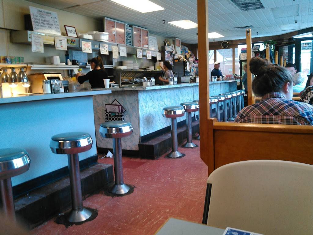 Gold Star Restaurant | restaurant | 68 W Boylston Dr, Worcester, MA 01606, USA | 5088527900 OR +1 508-852-7900