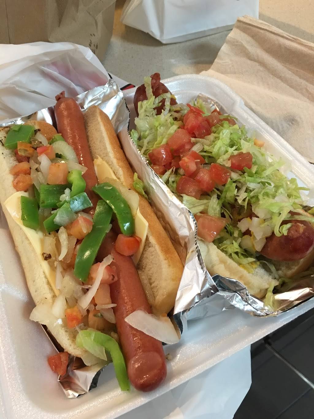 Pinks Hot Dogs | restaurant | 1065 Brea Mall, Brea, CA 92821, USA | 7143909352 OR +1 714-390-9352