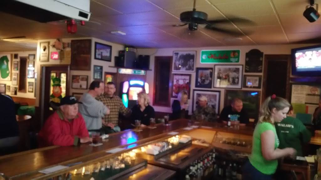 Walshs Bar & Grill | restaurant | 202 W Naperville Rd, Westmont, IL 60559, USA | 6309685957 OR +1 630-968-5957