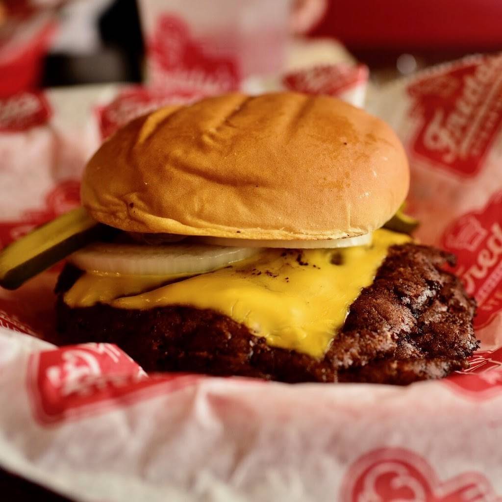 Freddys Frozen Custard & Steakburgers | restaurant | 10030 Fairfax Blvd, Fairfax, VA 22030, USA | 7032932900 OR +1 703-293-2900