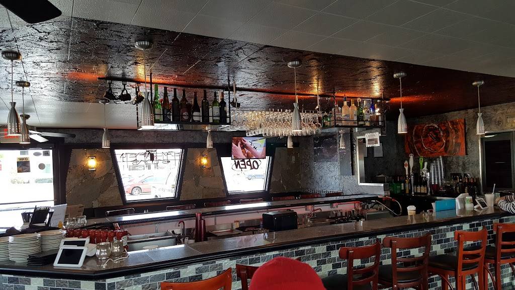 Falafel Guys | restaurant | 105 W Freistadt Rd, Mequon, WI 53092, USA | 2623024122 OR +1 262-302-4122