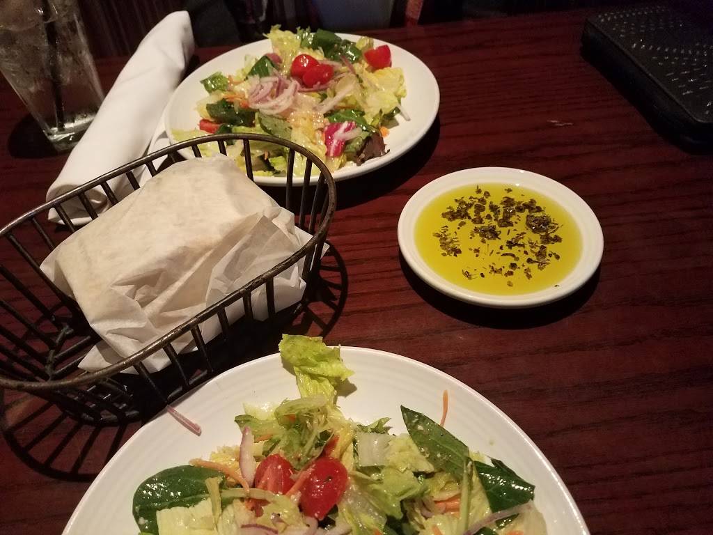 Carrabbas Italian Grill | restaurant | 1999 N Congress Ave, Boynton Beach, FL 33426, USA | 5617345152 OR +1 561-734-5152