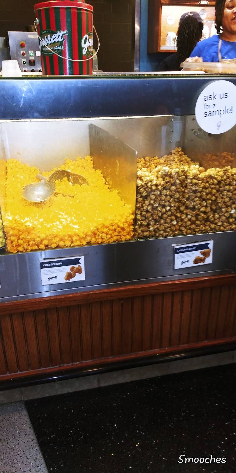 Garrett Popcorn Shops | meal takeaway | OHare International Airport, 1 Upper Level, Terminal 3, Concourse H Gate H2, Chicago, IL 60666, USA | 8884767267 OR +1 888-476-7267