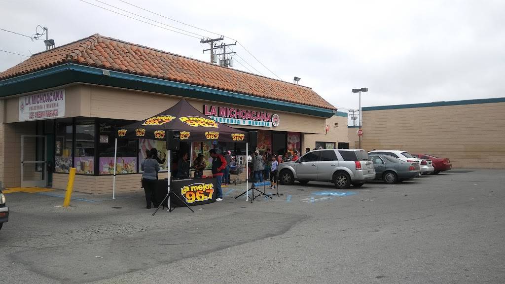 Taqueria El Tapatio | restaurant | 2420 Saviers Rd, Oxnard, CA 93033, USA | 8053859530 OR +1 805-385-9530