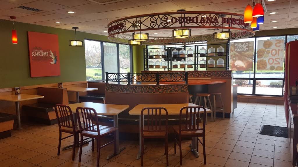 Popeyes Louisiana Kitchen | restaurant | 775 Panorama Trail S, Rochester, NY 14625, USA | 5856625419 OR +1 585-662-5419