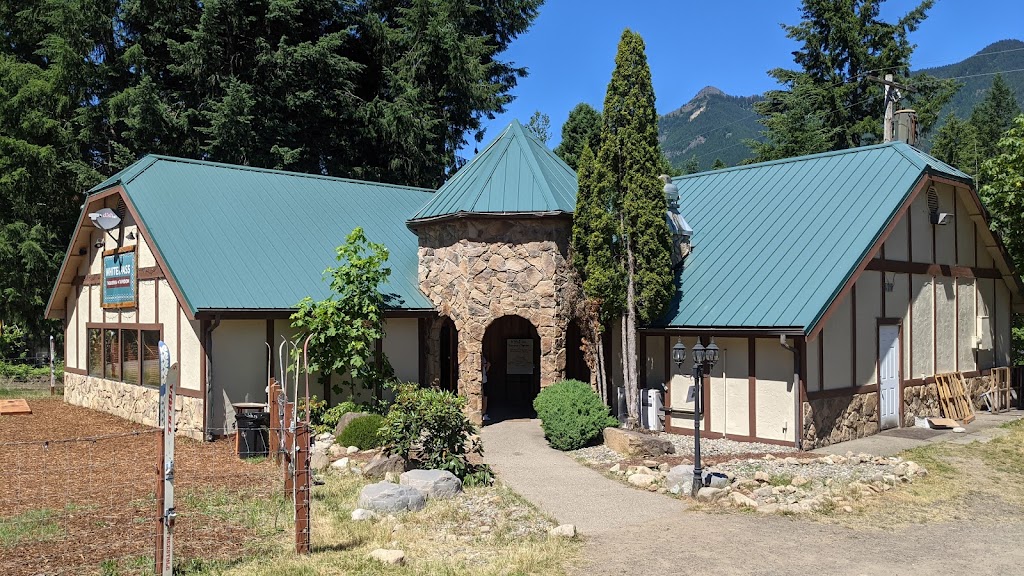 White Pass Taqueria + Taproom | restaurant | 13807 US-12, Packwood, WA 98361, USA | 3604927137 OR +1 360-492-7137