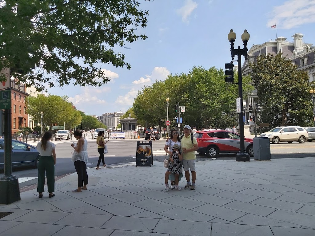 Starbucks | cafe | 1730 Pennsylvania Avenue NW, Washington, DC 20006, USA | 2023931811 OR +1 202-393-1811