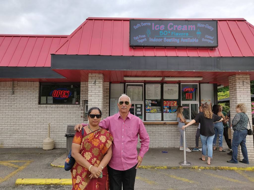 Charlies Ice Cream | restaurant | 4376 Old William Penn Hwy, Monroeville, PA 15146, USA | 4126852834 OR +1 412-685-2834