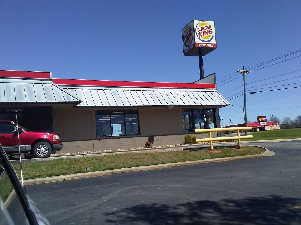 Burger King | restaurant | 221 W Kings Hwy, Eden, NC 27288, USA | 3366275700 OR +1 336-627-5700