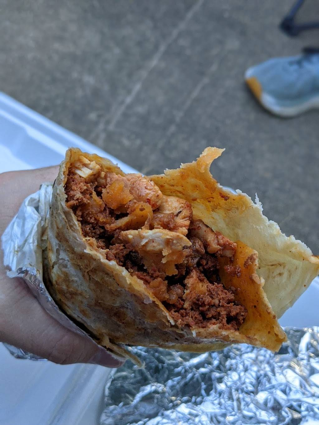 Lupita Food Truck | restaurant | 1915 Washington Blvd, Belpre, OH 45714, USA | 3047618709 OR +1 304-761-8709