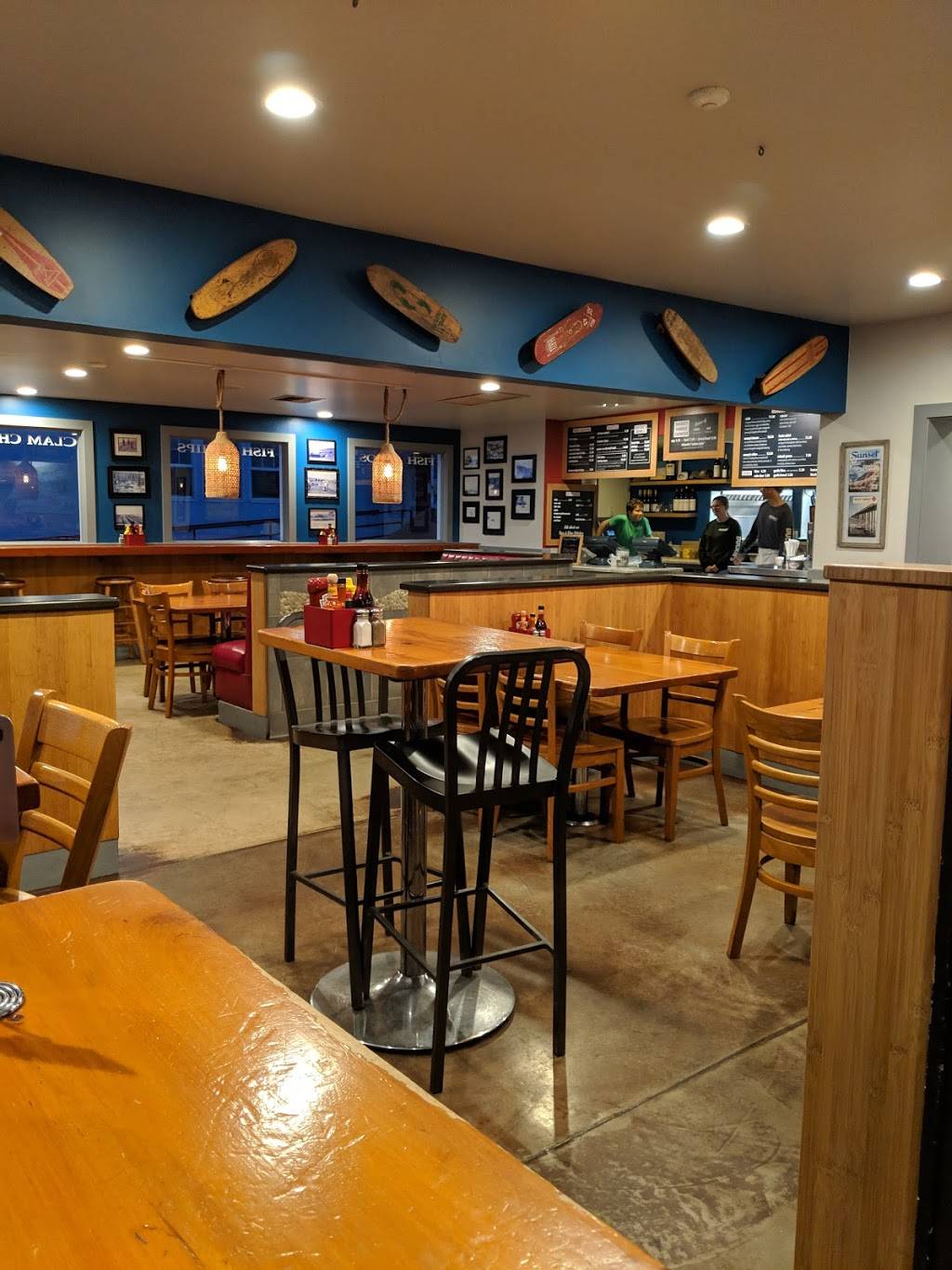 Duckies Chowder House | restaurant | 55 Cayucos Dr, Cayucos, CA 93430, USA | 8059952245 OR +1 805-995-2245