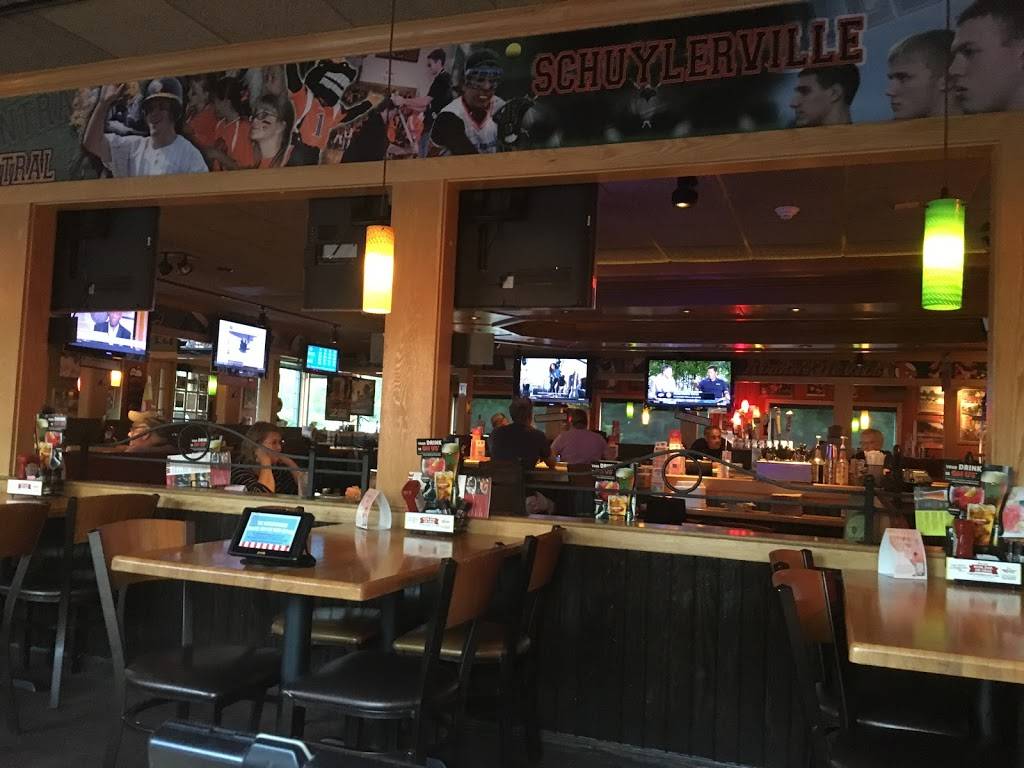 Applebees Grill + Bar | restaurant | 3 Lowes Dr, Saratoga Springs, NY 12866, USA | 5185832606 OR +1 518-583-2606