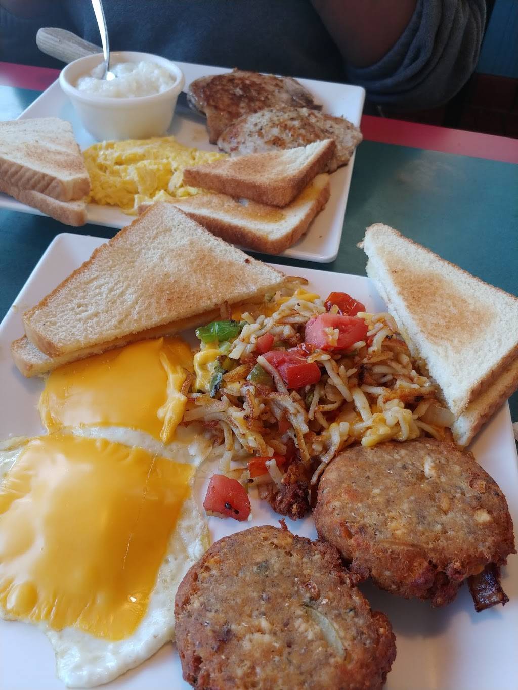 Jesses Diner | restaurant | 2606 W Gate City Blvd, Greensboro, NC 27403, USA | 3362991787 OR +1 336-299-1787