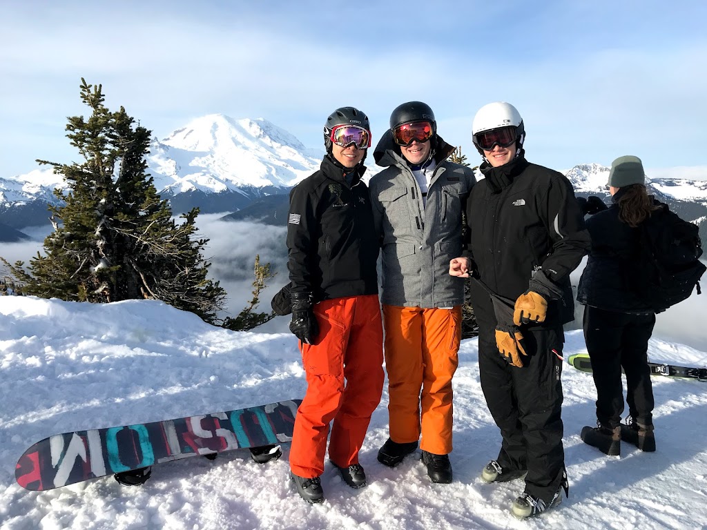 Rafters Smokehouse | restaurant | 33916 Crystal Mountain Blvd, Enumclaw, WA 98022, USA | 3606633085 OR +1 360-663-3085