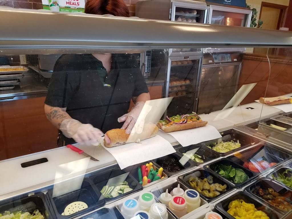 Subway | restaurant | 2282 Savannah Hwy, Charleston, SC 29414, USA | 8437660053 OR +1 843-766-0053