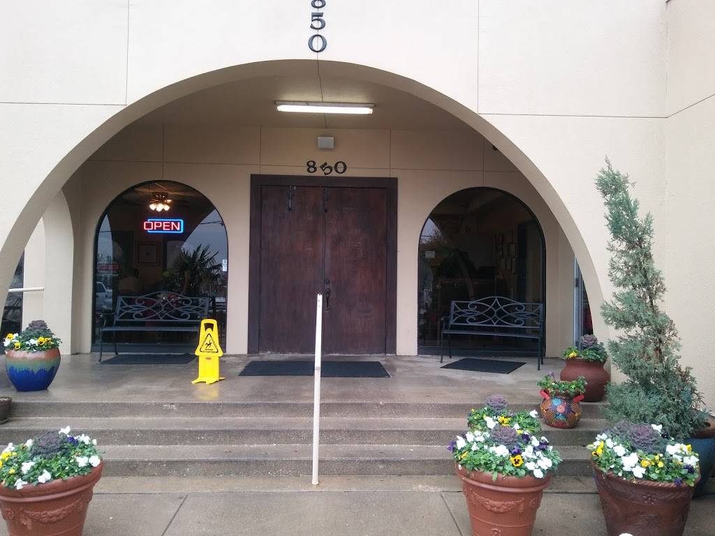 Cardona Foods | restaurant | 850 Meacham Blvd, Fort Worth, TX 76106, USA | 8176256477 OR +1 817-625-6477